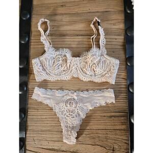 Victoria's Secret Dream Angels Pushup without Padding Bra Thong Set  32B/XS New